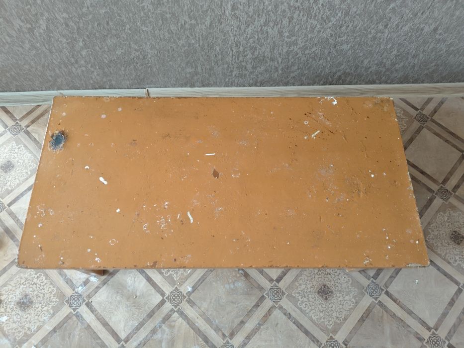 Продаю столик дёшево