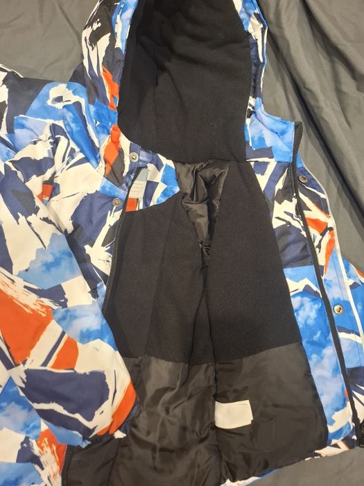 Продам детские зимние куртки