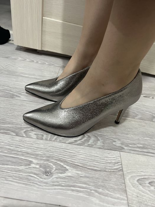 Новый обувь 36,37 рр 3000 тг