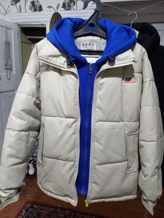 Продам куртки зима и ботфорды