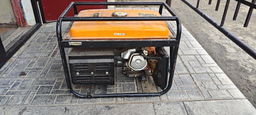 Продам бензогенератор 3 кВт