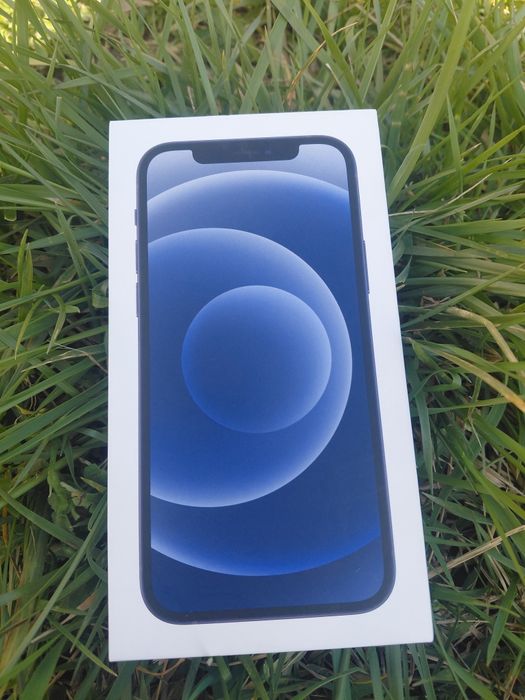 Телефон IPhone 12