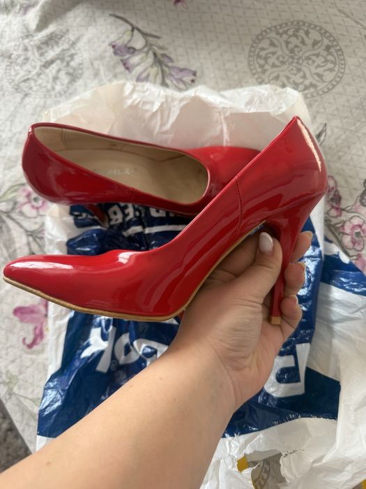 Дамски обувки с ток