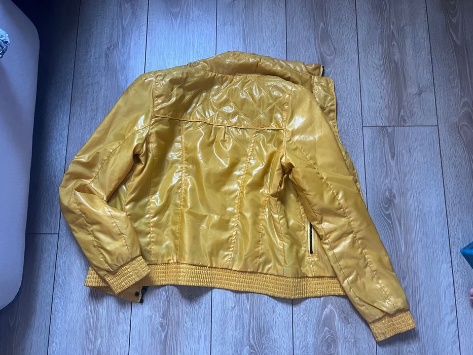 Дамско яке Bershka – жълто/златисто, много добро състояние