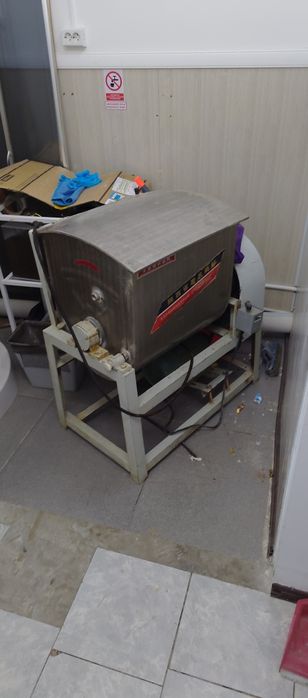 Тестомесильная машина