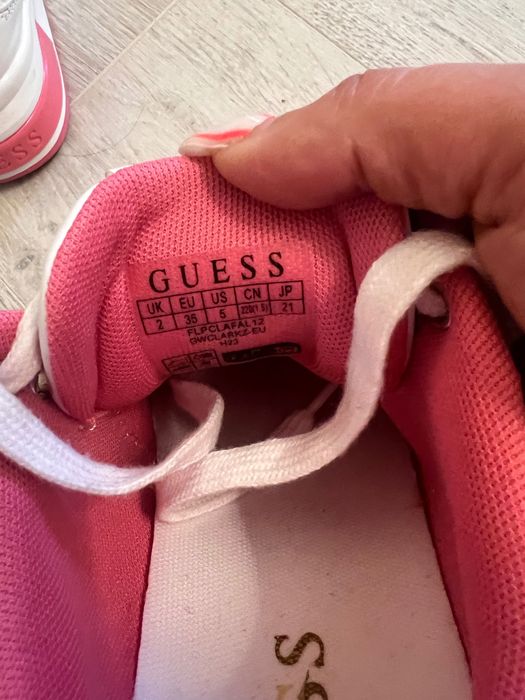 Спортни маратонки Guess 35