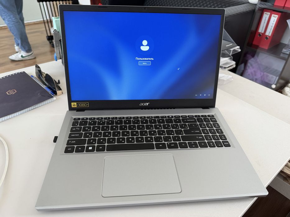 Acer Ноут 140000 идельный