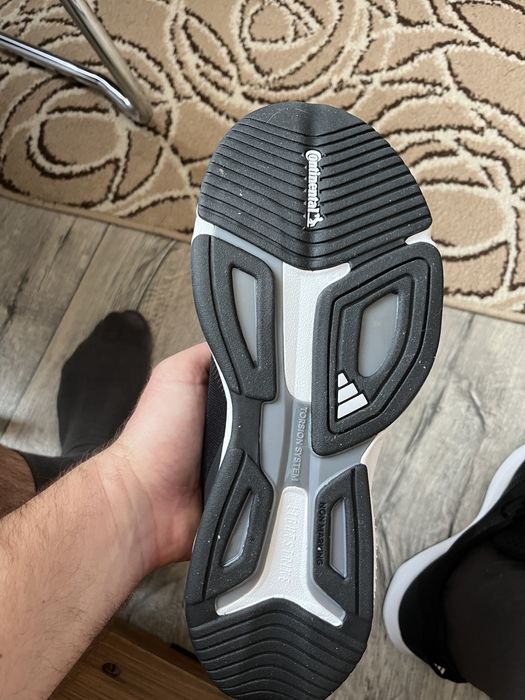 Кроссовки adidas