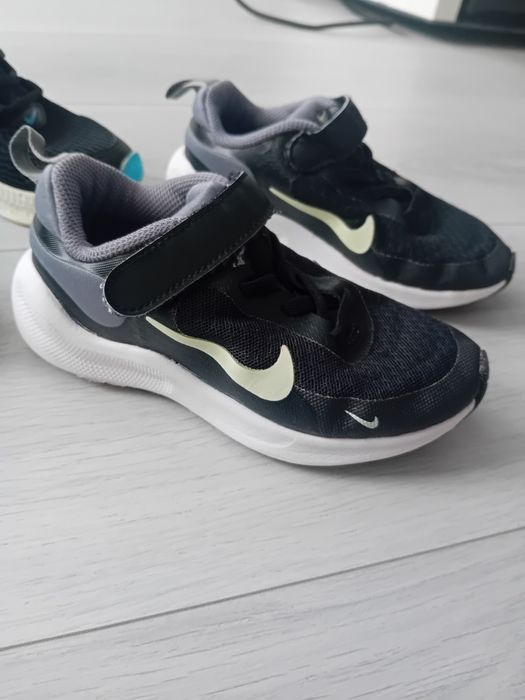 Маратонки 26,27 общо 10€