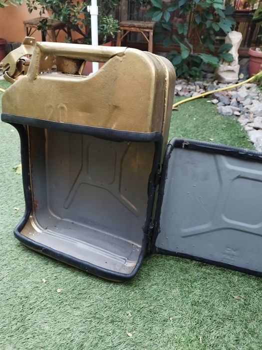 Стара туба направена на бар за алкохол