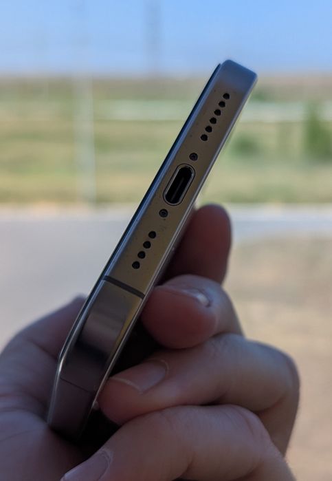 Iphone 16 Pro Max Gold 256/96%. Sim + eSim.