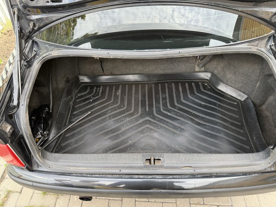 AUDI 100      1994года quatro