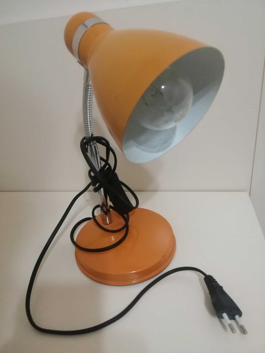 Настолна лампа , оранжева Настолна лампа