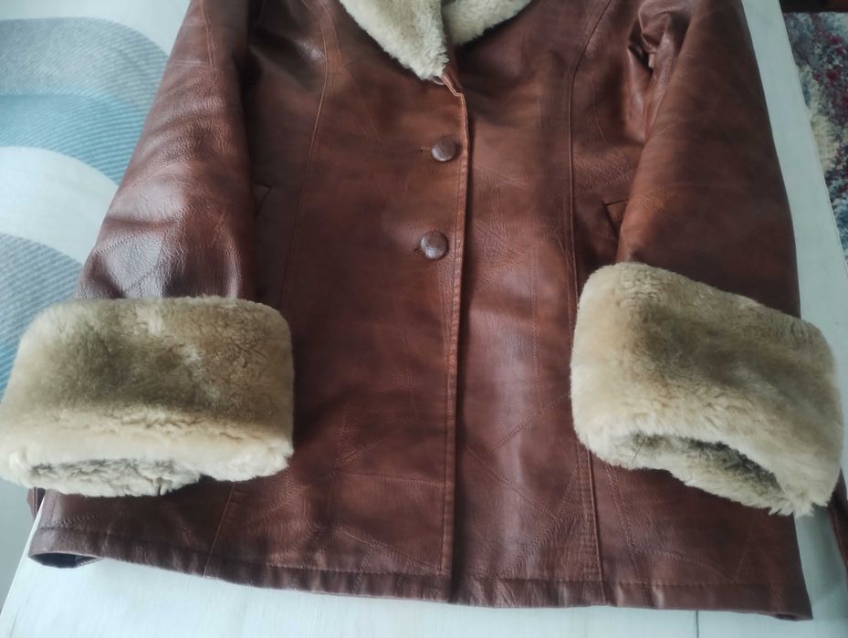 Дамско яке с пух