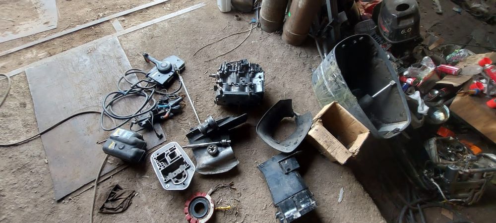 Лодочный двигатель