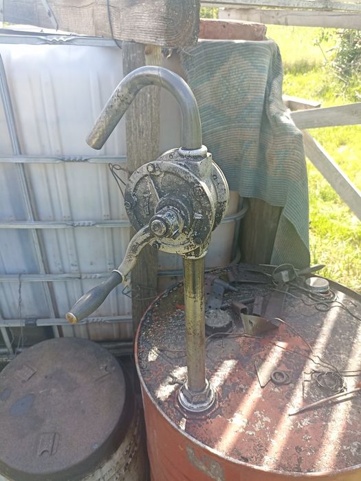 Pompa aspirat ulei butoaie