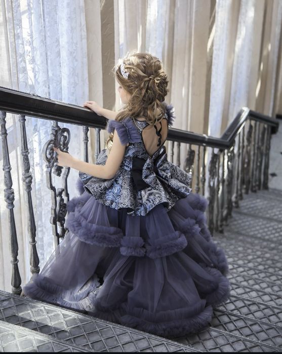 Продам платья на девочку