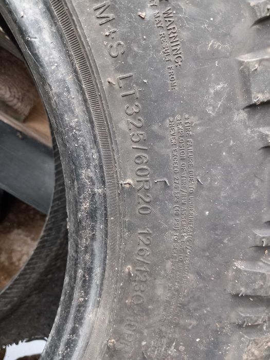 Продавам 3 Броя гуми FURY 325/60 R20