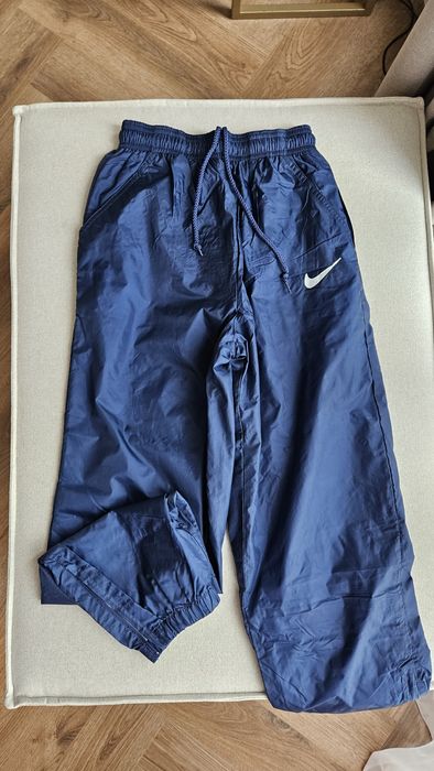 Спортно долнище Nike S-M с ципове на крачолите, ново