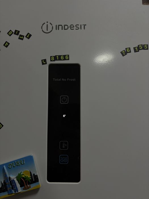 Холодильник Indesit. Очень хорошем состоянии.