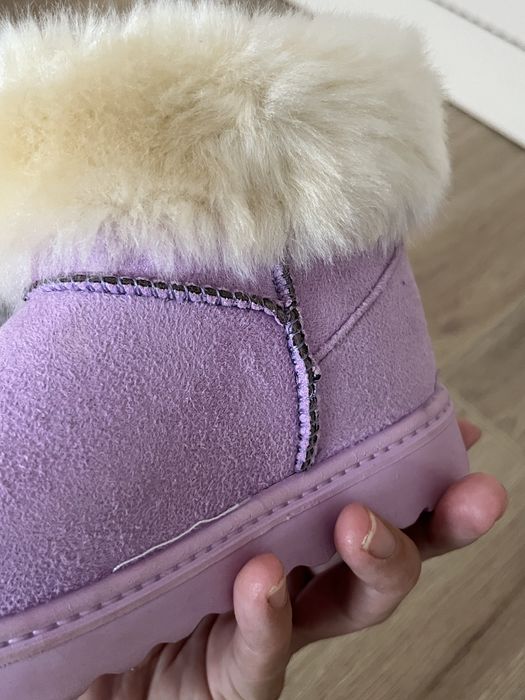 Продам угги детские новые