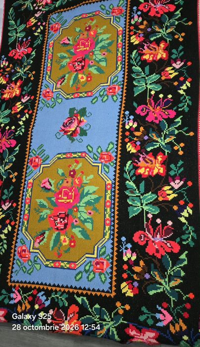 Carpetă cusută manual
