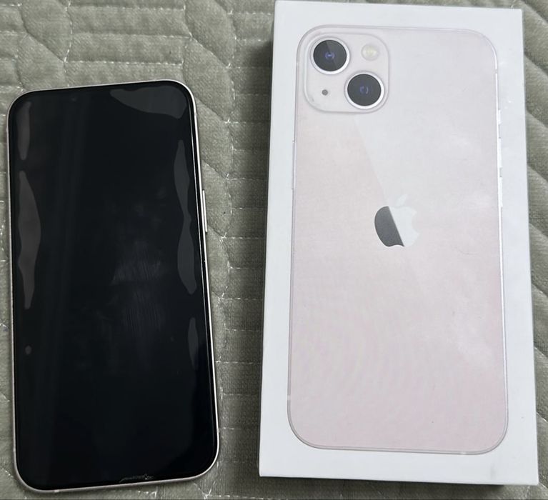 iPhone 13 розовый