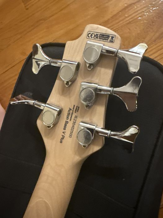 Cort Action Bass V Plus