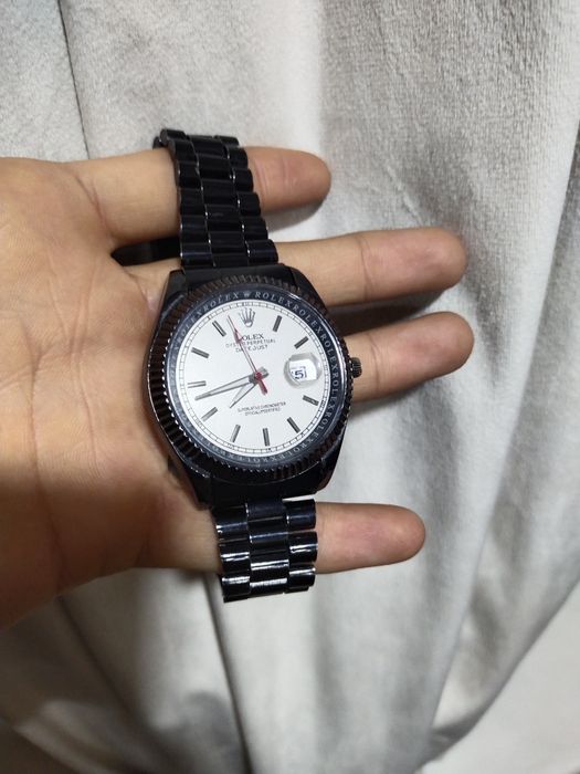 Rolex qora soat sanalardi ham korsatadi
