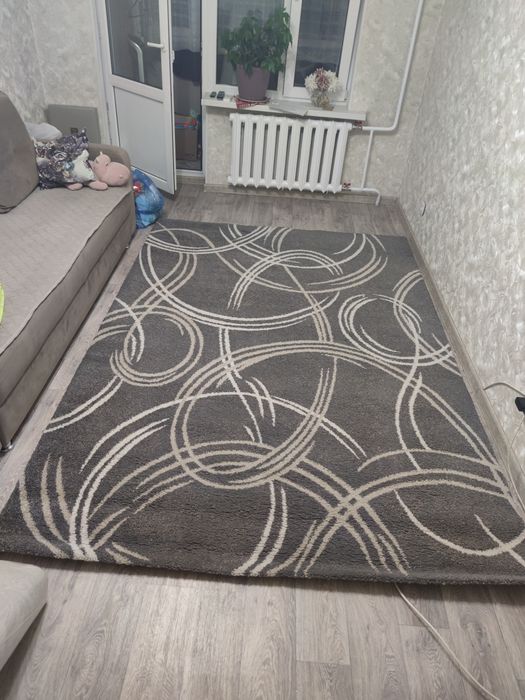 Продам ковёр в отличном состоянии