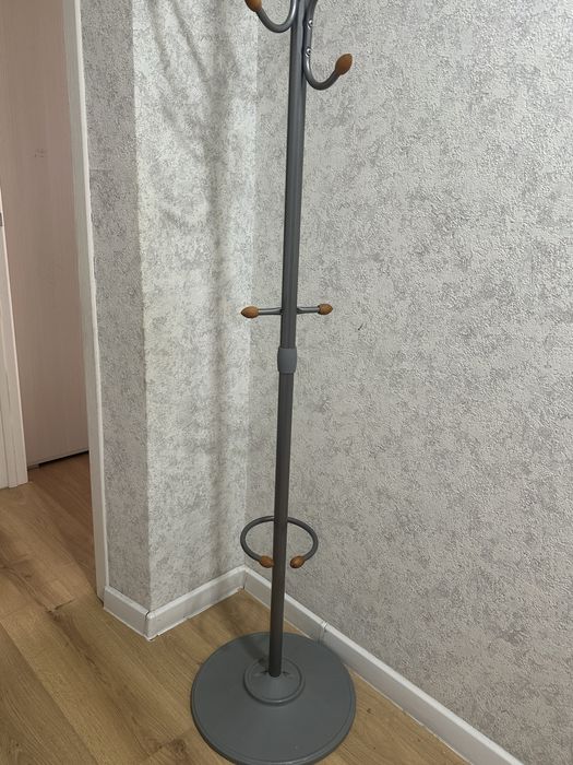 Напольная вешалка