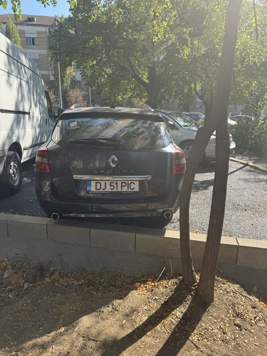 Vand Reanult laguna 3,an 2011 ,distributie pe lant,150 cai putere