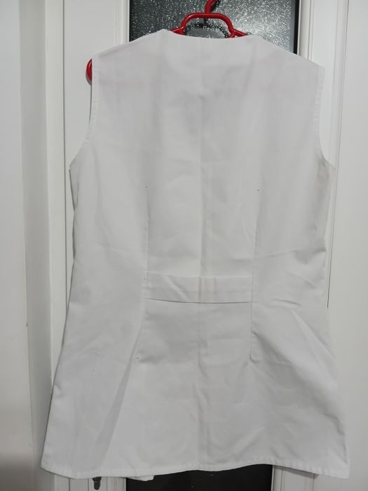 Vînd bluze medicale 15 lei
