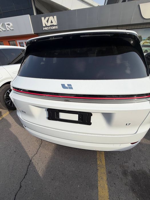 Li 7 restayling 2025