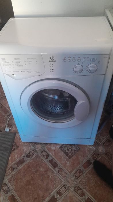Стиралный машина  Индезит