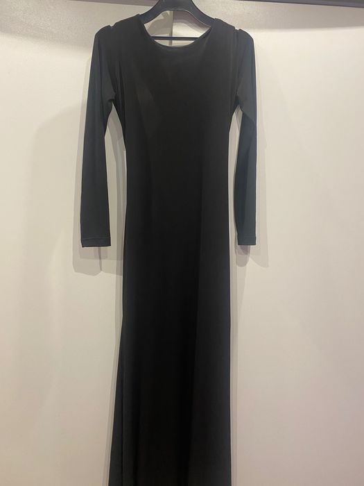 Рокля елегантна.