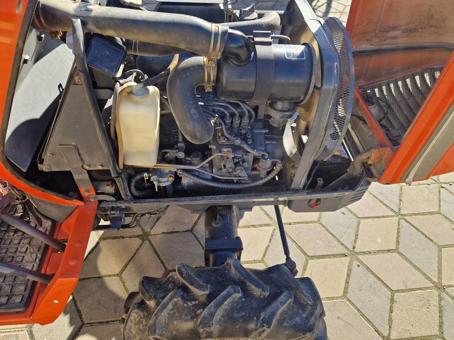 Tractor Kubota cu freză