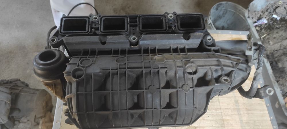 впускной колектор   тойота 2ar