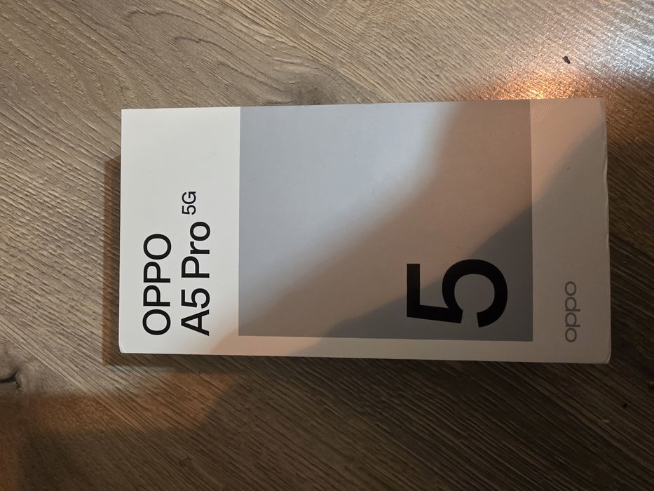 Vând telefon Oppo A5 Pro 5G