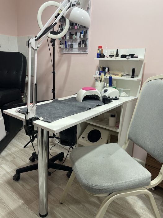 Продам маникюрный стол