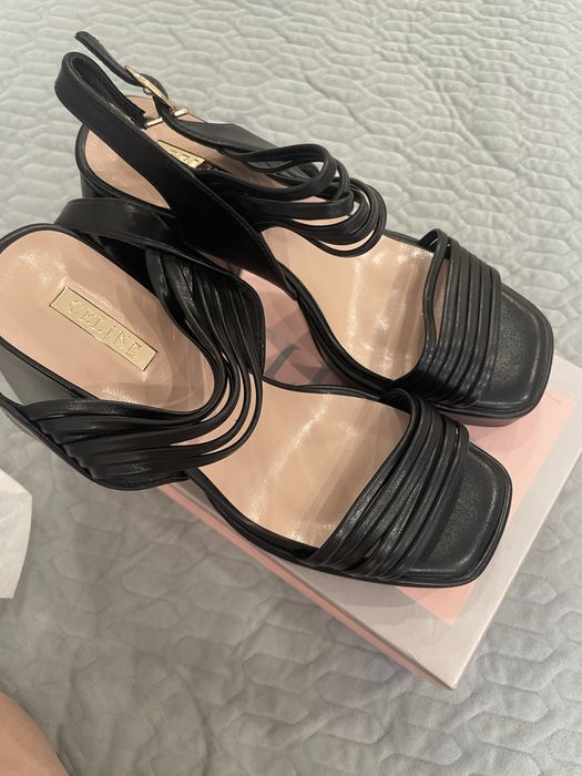 Продам босоножки новые