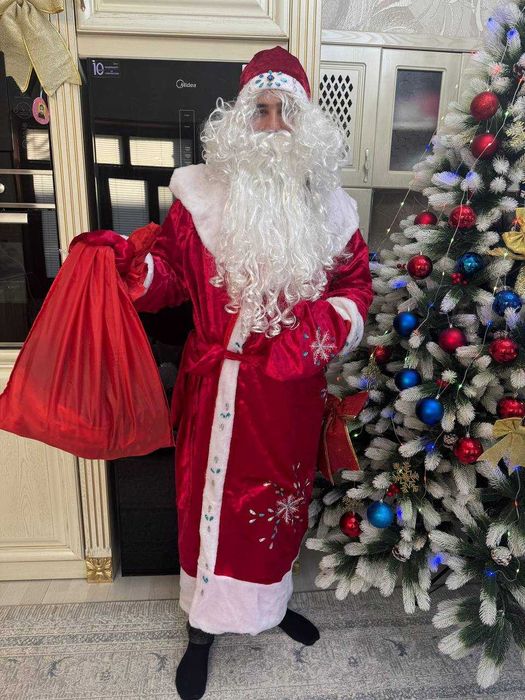 Срочный продается  Дед Мароз костюм 200000