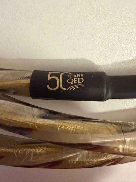 Vand Cablu QED Golden Anniversary XT Conector Banana 2m