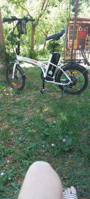 Vând bicicleta electrica impecabilă