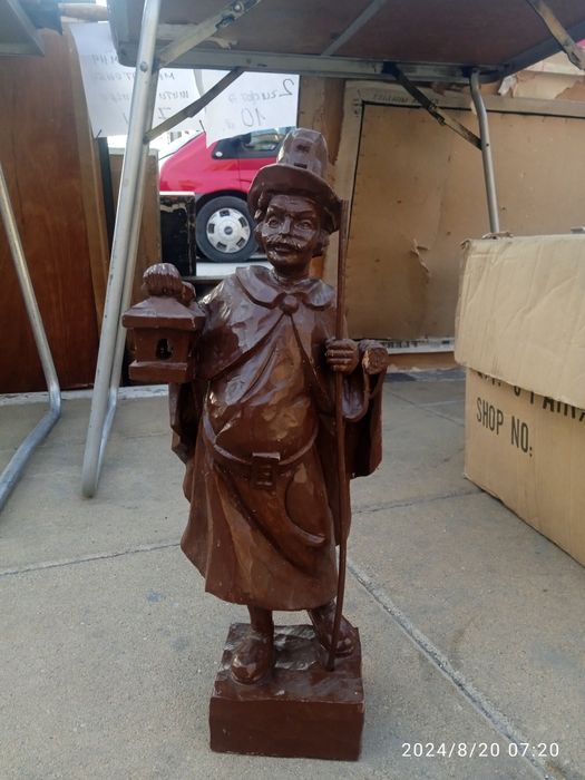 Дървена немска статуетка