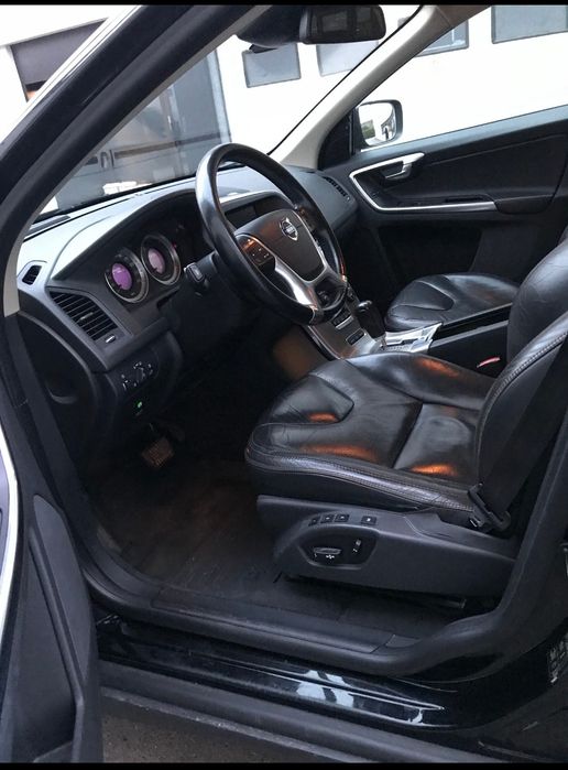 Volvo XC 60  автомат, дизель ,4 wd