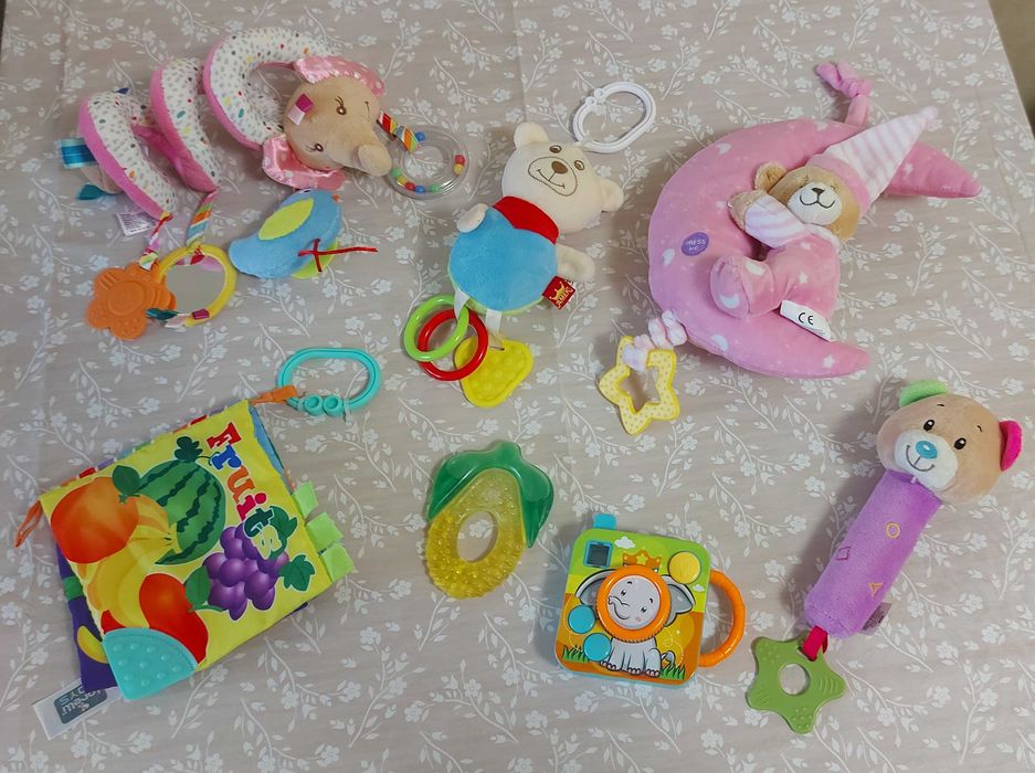 Играчки и дрънкалки за бебе