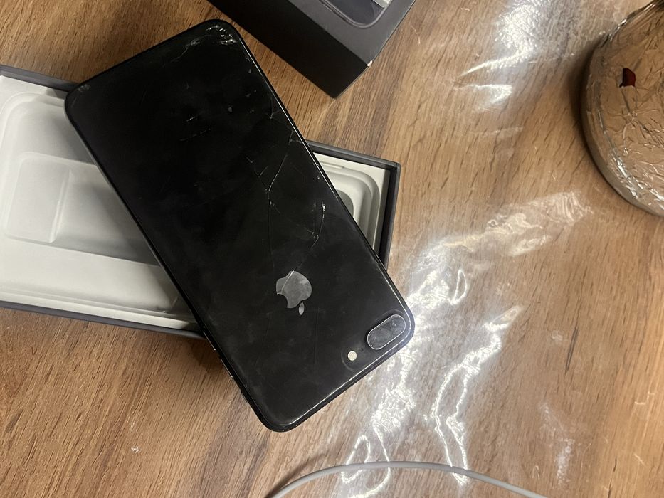 Продам обменяю iphone 8 plus