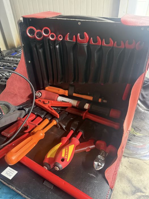 Trusa de scule electrician izolata 1000v noua / bsd