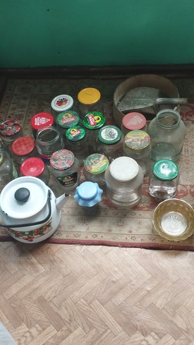Посуда разнобой,чашки,поварешкии